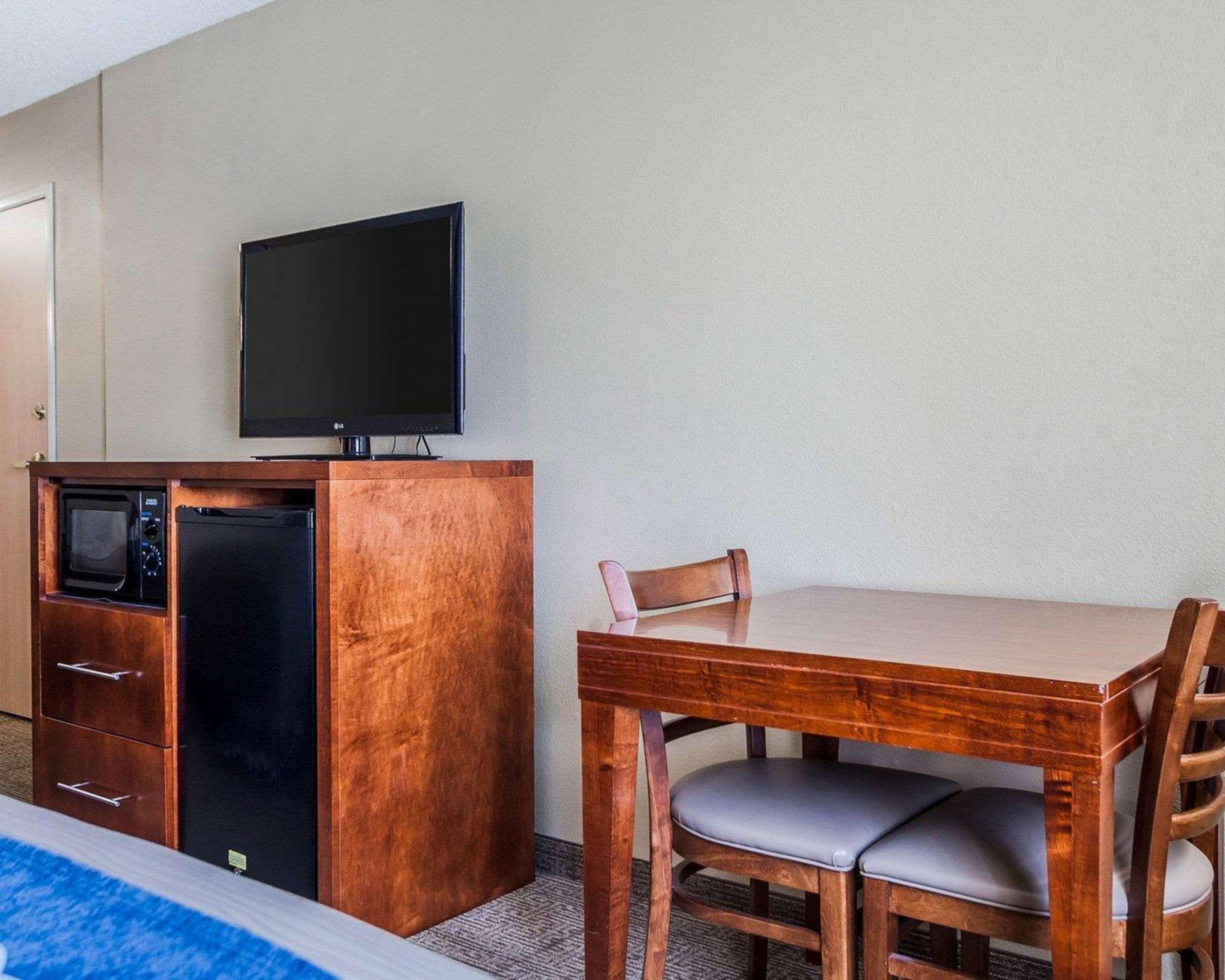 Comfort Inn & Suites Moberly Buitenkant foto