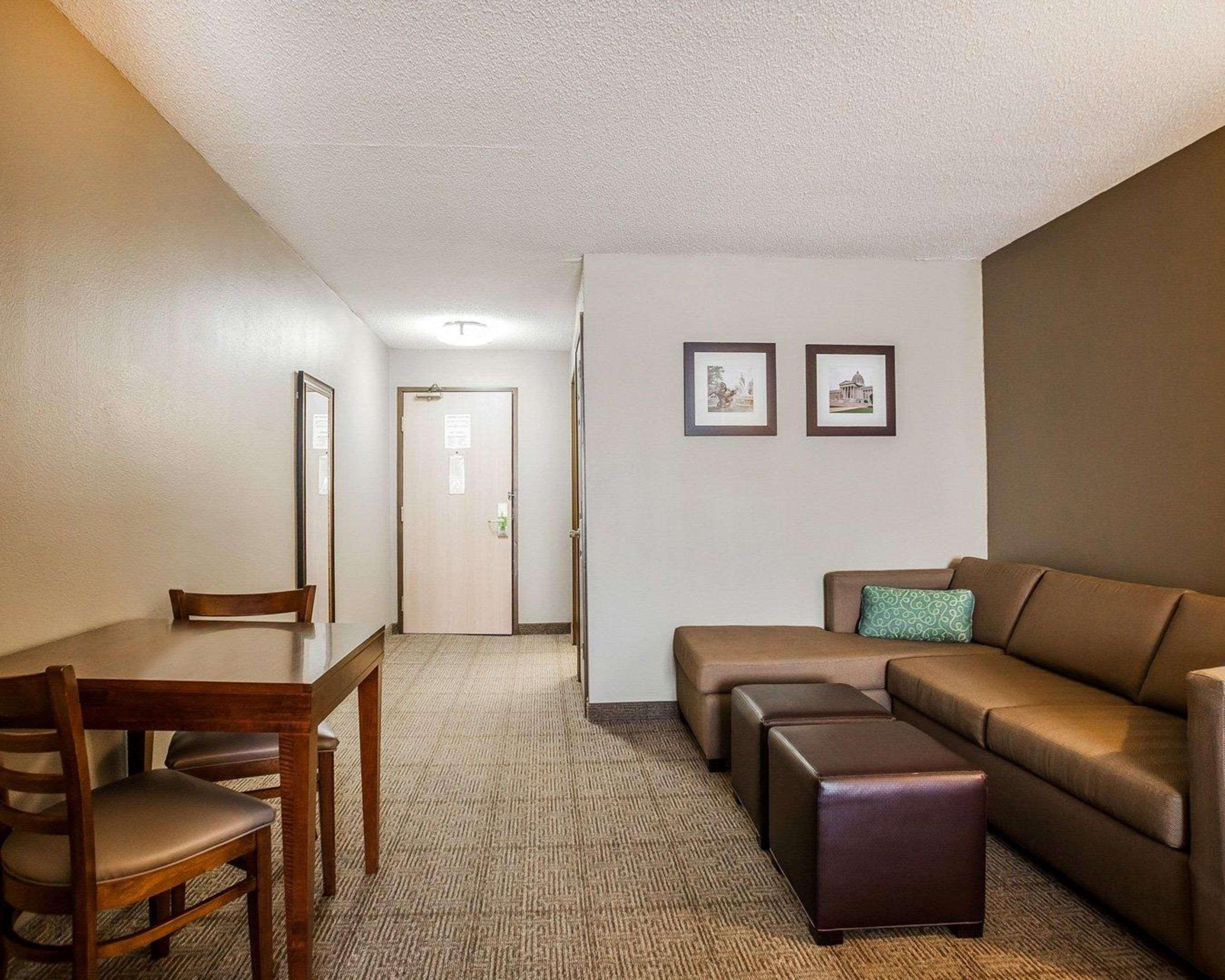 Comfort Inn & Suites Moberly Buitenkant foto