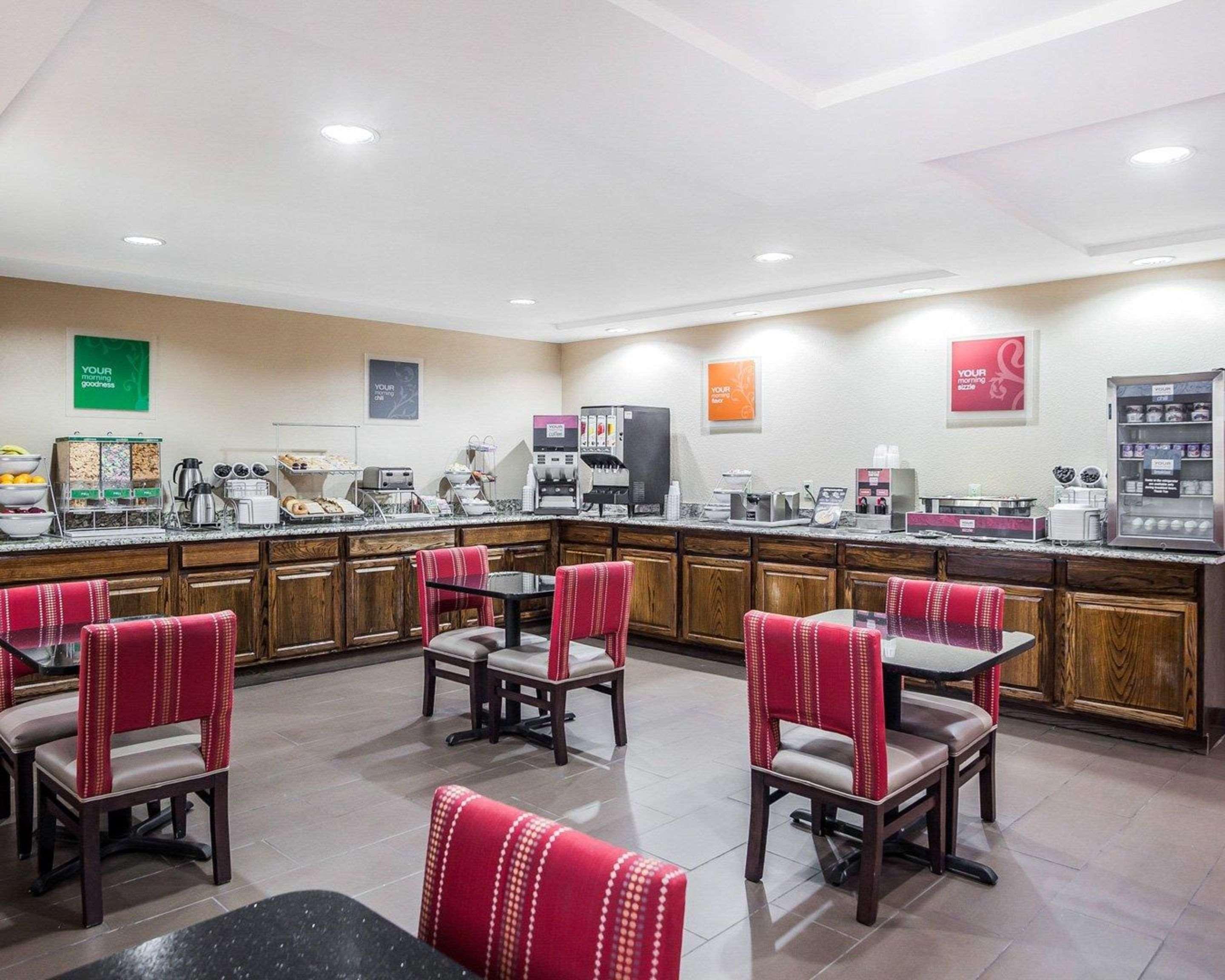 Comfort Inn & Suites Moberly Buitenkant foto