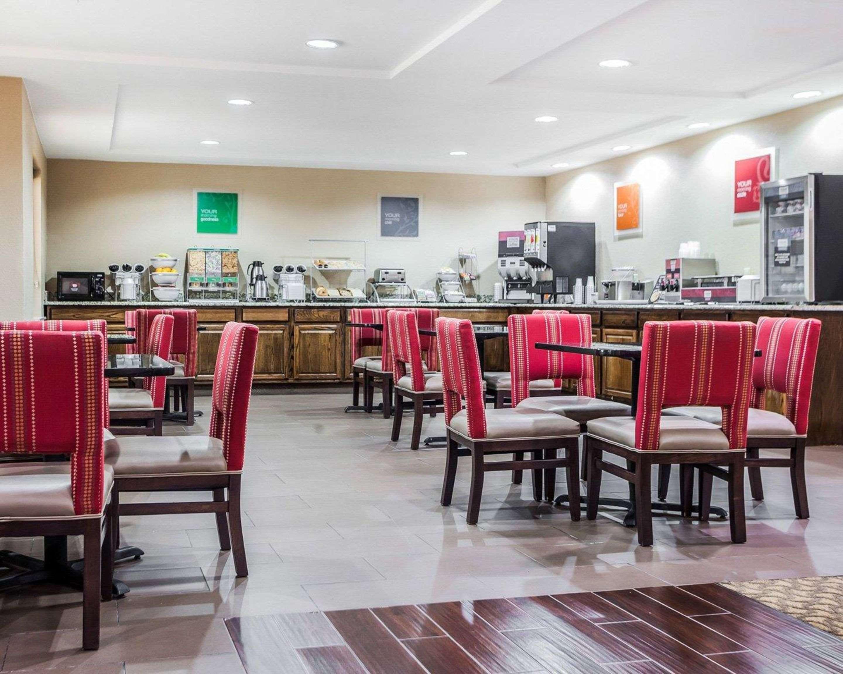 Comfort Inn & Suites Moberly Buitenkant foto