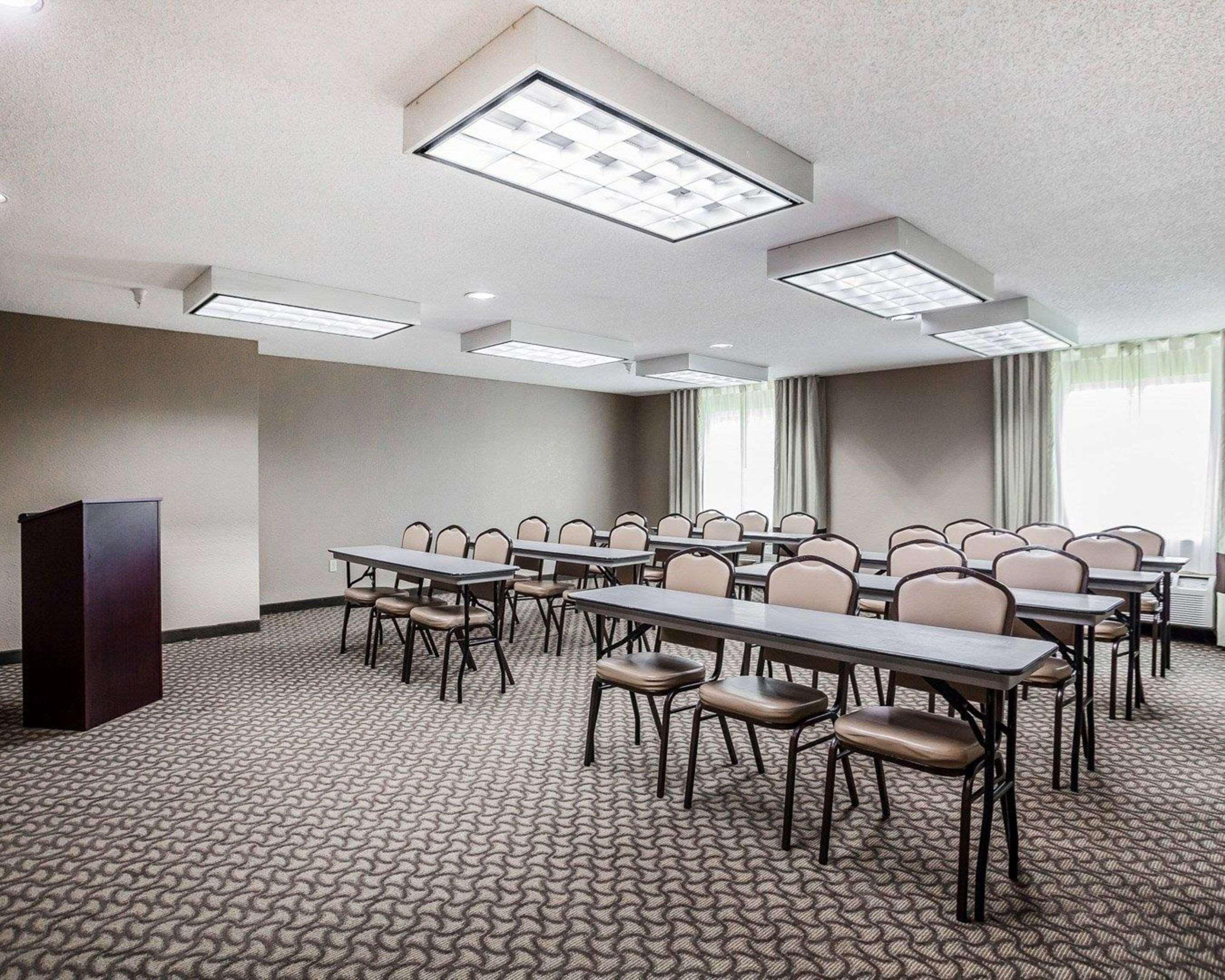 Comfort Inn & Suites Moberly Buitenkant foto