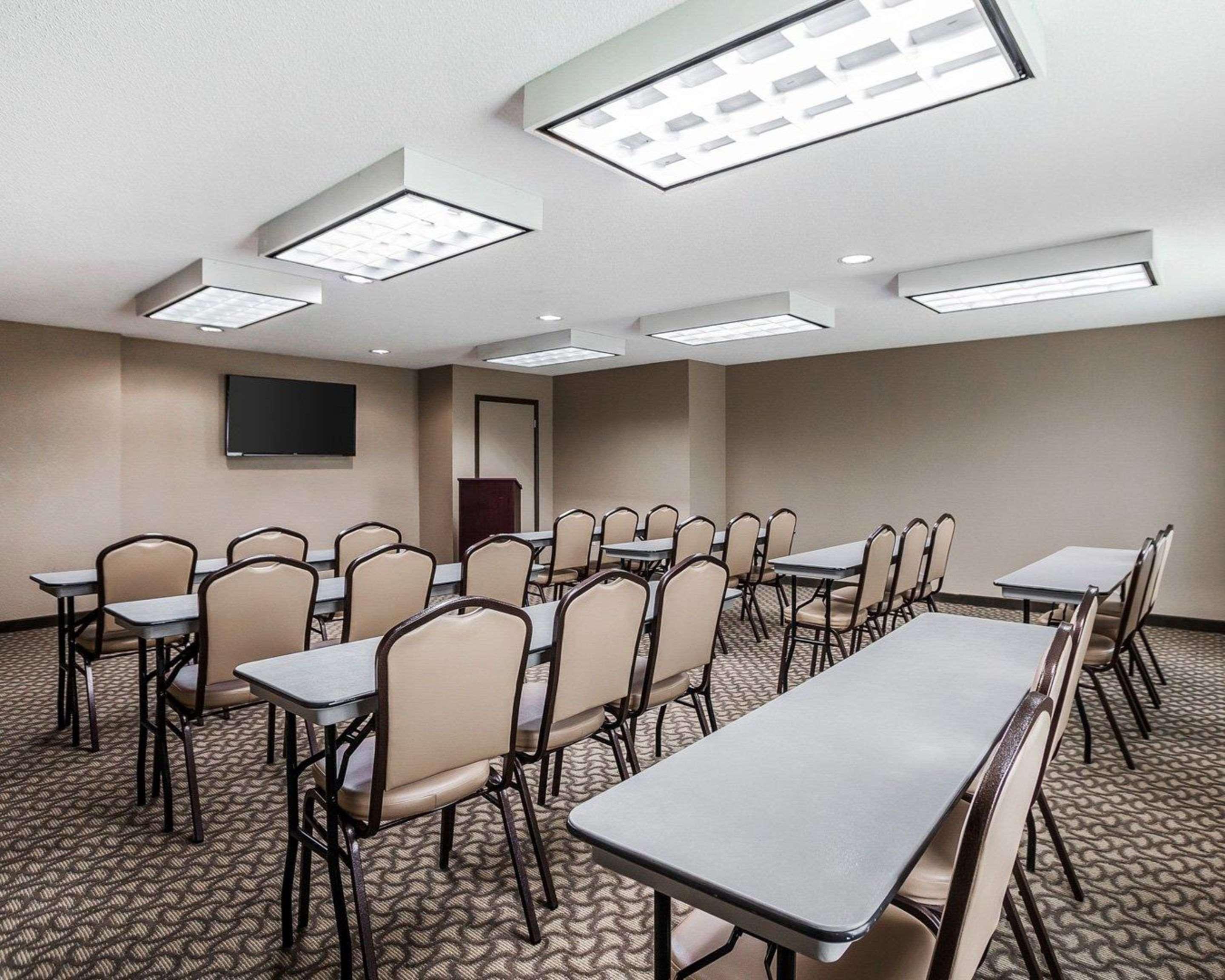 Comfort Inn & Suites Moberly Buitenkant foto